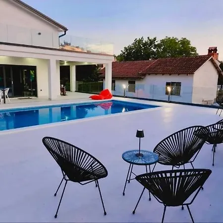 Casa Mia Villa *